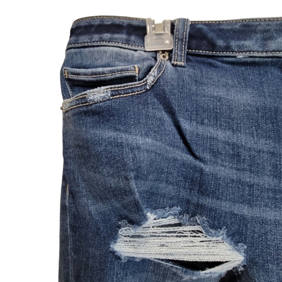 Soho Jeans New York & Co Denim Distressed Cuff Hem Bermuda Shorts Sz 14 - Picture 2 of 6